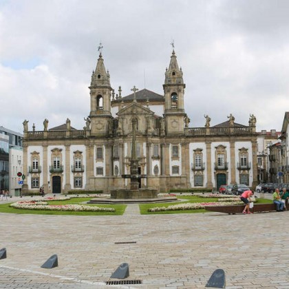 Escapada con cena  y copa de vino en la preciosa Braga al estilo luso