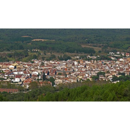 Détente dans le centre historique de la ville thermale de Santa Coloma de Farners