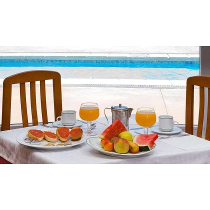 Breakfast getaway with direct access to the beach in Guardamar del Segura