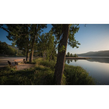 Disfruta de las vistas del Lago Terradets en habitación con terraza con pétalos de rosa