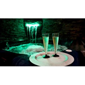 Relax en privado: escapada con acceso al spa privado y copa de cava en el jacuzzi