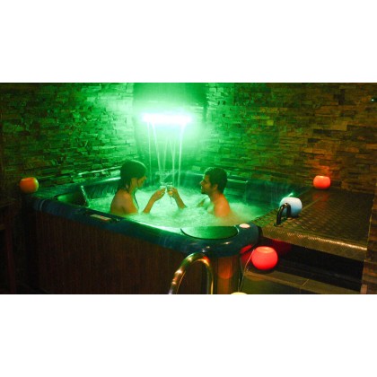 Relax en privado: escapada con acceso al spa privado y copa de cava en el jacuzzi