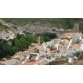 Romanticismo en Alcalá del Júcar en habitación superior con cena y visita a una bodega con cata