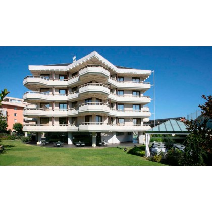 Escapade romantique dans une chambre avec terrasse en face de la plage et dîner à Santander