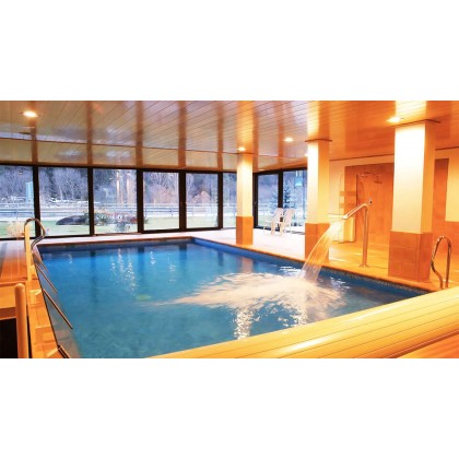 A suite immersed in the nature of the Valley with access to the indoor swimming pool.