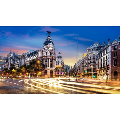 Passagem de ano 2024 em Madrid! num hotel de luxo junto à Puerta de Alcalá