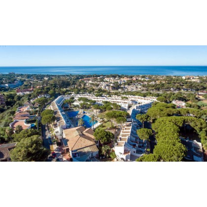 Hotel cerca de la playa de Marbella con acceso al área relax y salida tardía