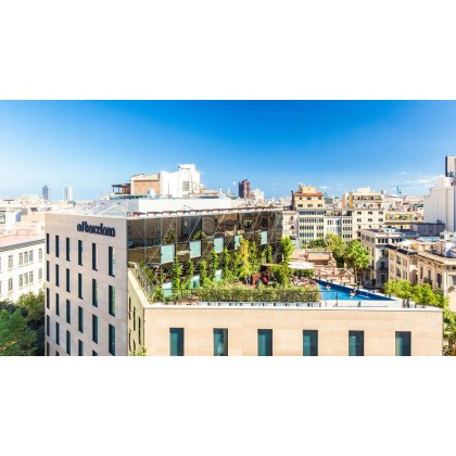 Luxe 5 * dans le centre de Barcelone avec une bouteille de cavaet bien plus encore