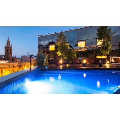 5* Luxury in the centre of Barcelona with bottle of cava and much more