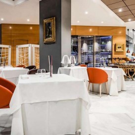 Romantic getaway in the centre of Almeria with a gastronomic dinner and more