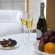 Romantisme 5* avec champagne et chocolats à Madrid