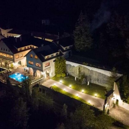 Rural moment with hiking activity in hotel with Batlló airs, in Ribes de freser