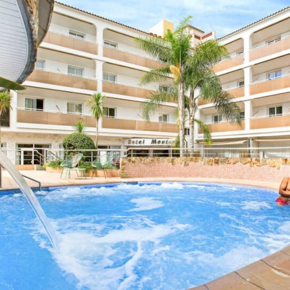 Escapadela premium num quarto superior em Malgrat de Mar com pequeno-almoço incluído