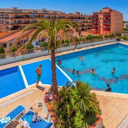 Enjoy a half board getaway in Empuriabrava