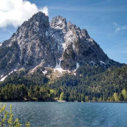 Desconexión total en el Pirineo: habitación superior, desayuno y spa