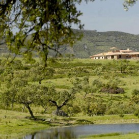 Getaway romantic en suite with bathtub Thermal private in the dehesa Extremeña